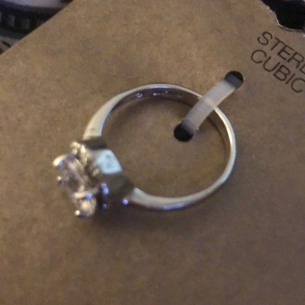 💕💎CUBIC ZIR RING💎💕 - Picture 3 of 3